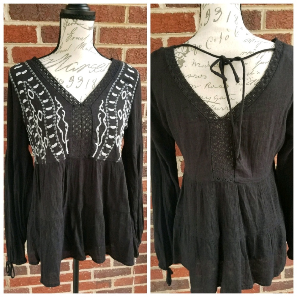 (Donated) True Craft Embroidered BOHO Top